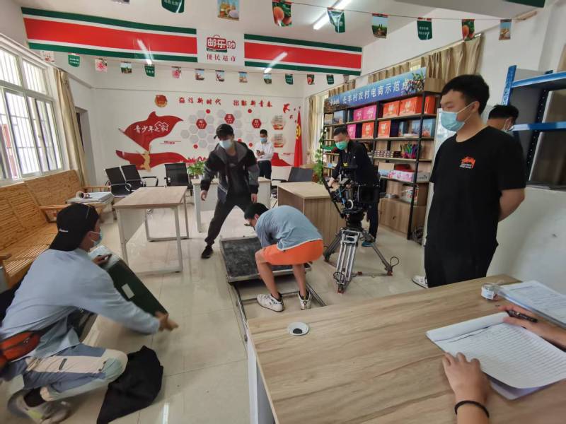 红花岗区广告片拍摄公司：极简主义践行者，少即是多的视觉哲学